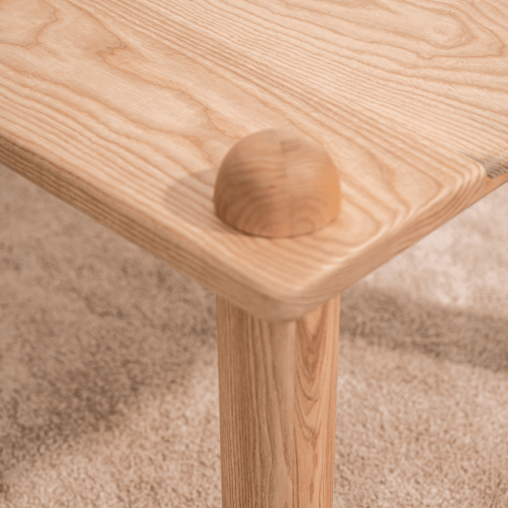 Lila Stable Table