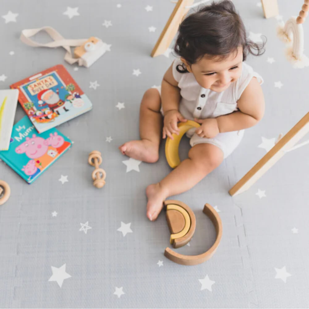 Kind&Me Dreamy White Stars Set in Playmat - Grey