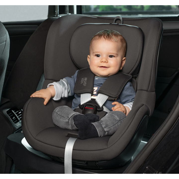 Britax Dualfix Plus Car Seat, Birth to 4 years - Space Black