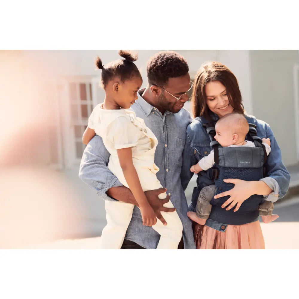 BabyBjorn Baby Harmony Carrier, 3D Mesh, Lightweight, Soft &amp; Breathable Newborn to Toddler Carrier, Adjustable Waistbelt &amp; Cross Straps, 4 Carry Positions, Birth - 3 Years (3-15Kgs) - Navy