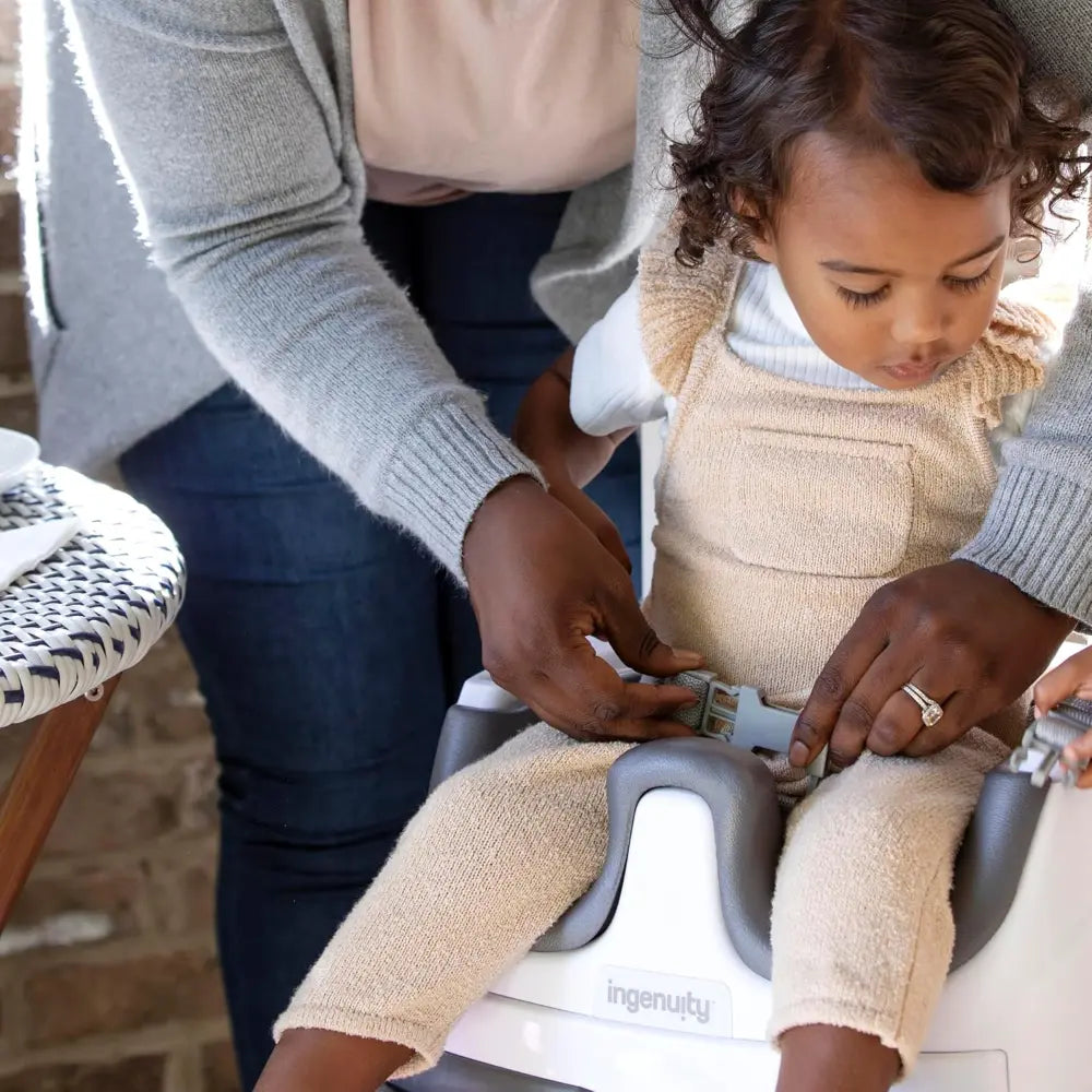 Ingenuity Baby Base 2-in-1 Booster Seat with Removable Tray &amp; Toddler Seat Conversion, Designed for Feeding &amp; Playtime, 6 - 36 months, Mist