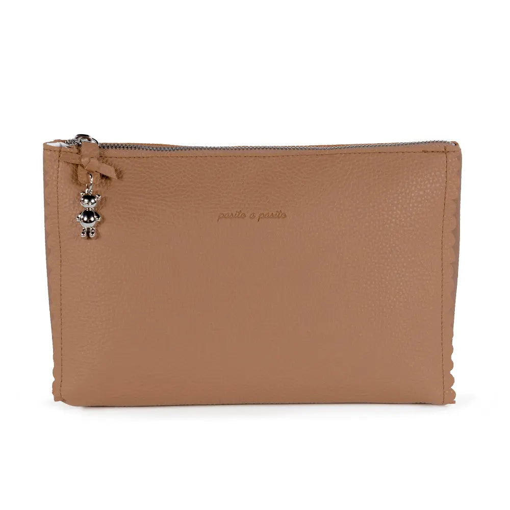 Pasito a Pasito Toiletry Pouch, Water-Resistant Baby Essentials Organizer with Zip Closure, Compact Travel Pouch for Diapers &amp; Toiletries, Icon Eco Leather - Caramel