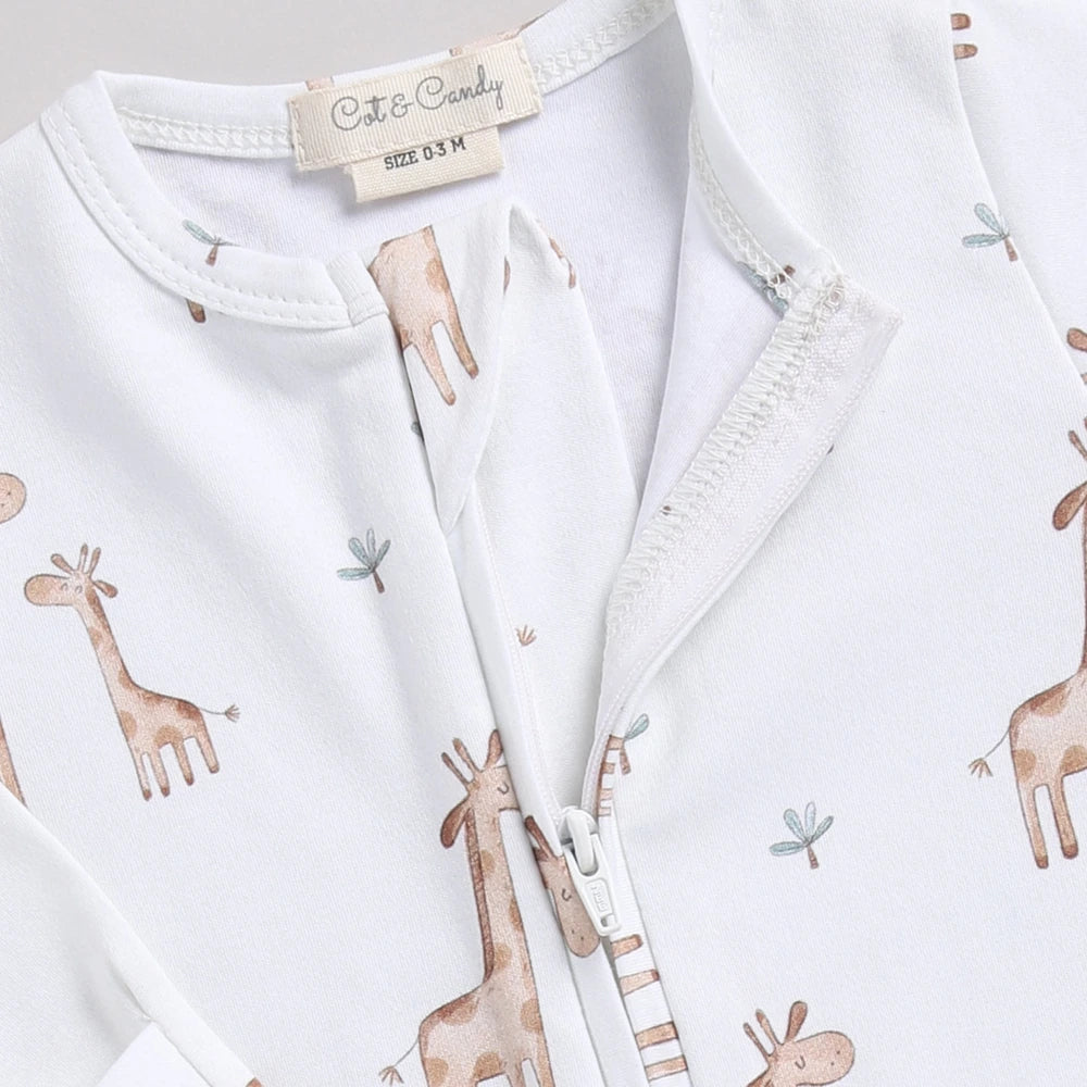 Cot &amp; Candy Baby Organic Footed Zipsuit - Giraffe print + Snow white Chest Embroidery