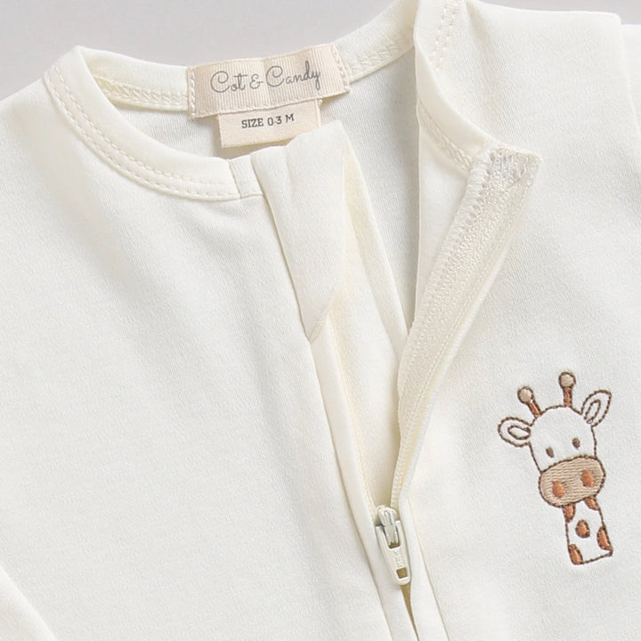 Cot &amp; Candy Baby Organic Footed Zipsuit - Giraffe print + Snow white Chest Embroidery