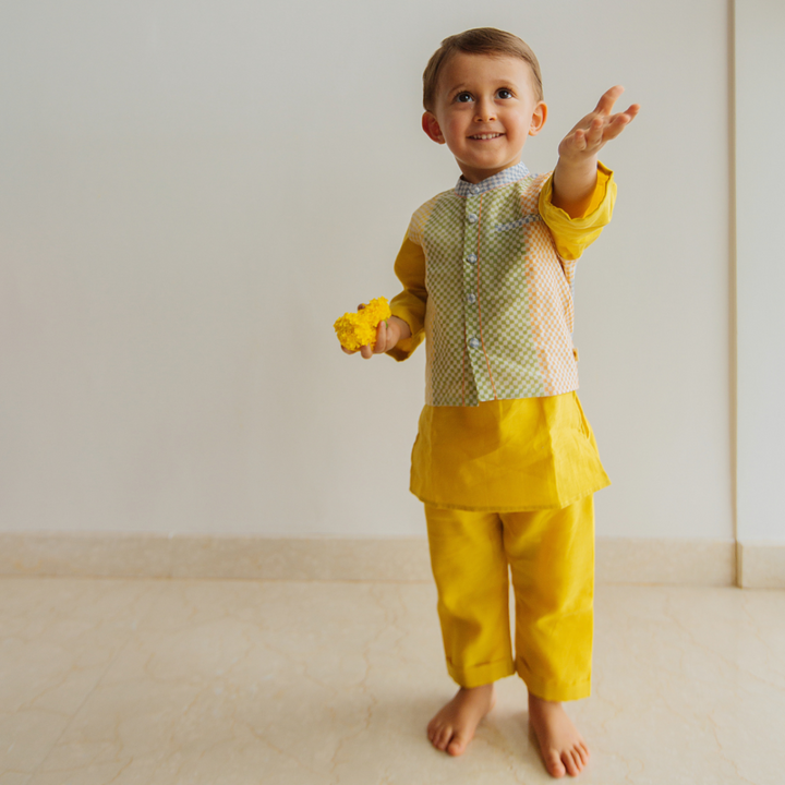 Dulaar Chanderi Kurta Pyjama Bandi Set - Spot The Checks Mango