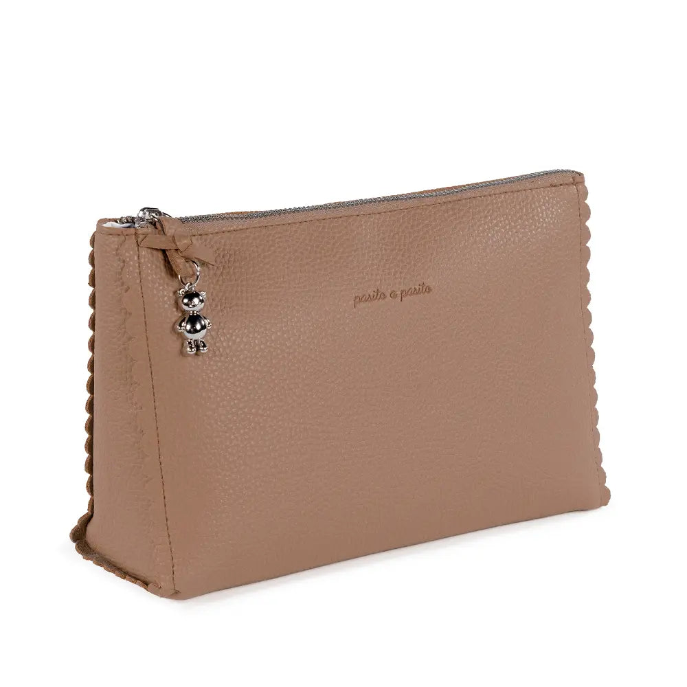 Pasito a Pasito Toiletry Pouch, Water-Resistant Baby Essentials Organizer with Zip Closure, Compact Travel Pouch for Diapers &amp; Toiletries, Icon Eco Leather - Caramel