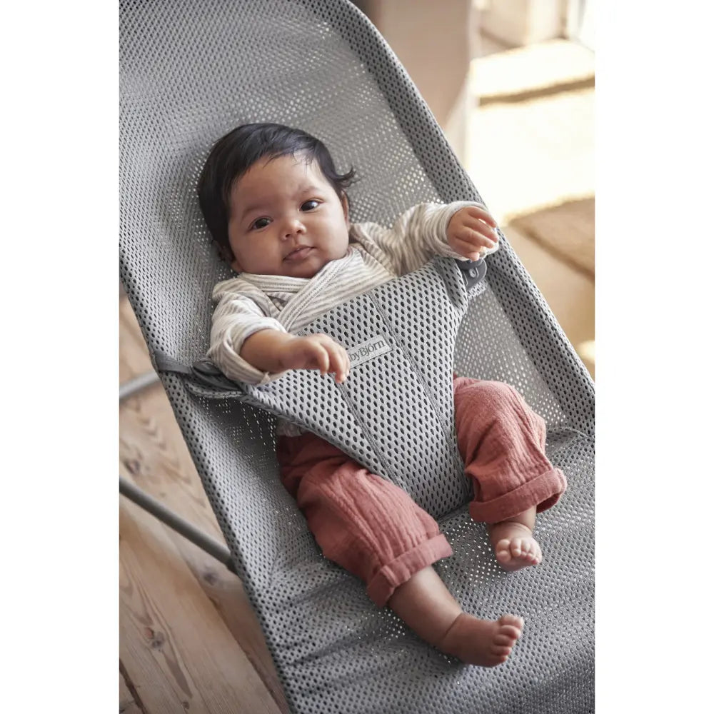 BabyBjorn Bliss Bouncer Mesh, Lightweight Ergonomic Baby Bouncer with Natural Rocking, Convertible to a Toddler Chair, Ergonomic design, Newborn to Toddler (0–2 Years) - Grey