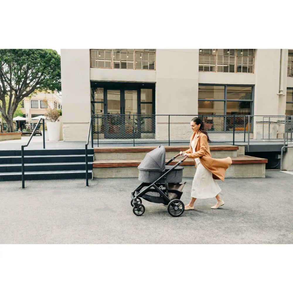 UPPAbaby Newborn Foldable Bassinet V3, Flat Recline, Stroller Carry Cot, Includes Breathable Mattress, For Kona, Cruz, Vista Stroller -  Savannah / Pearl Grey