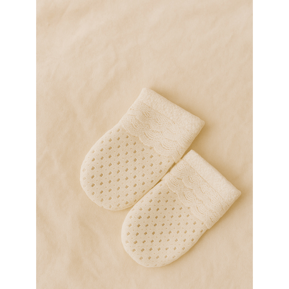 The Baby Trunk Pack Of 2 Victorian Solid Cotton Lace Mittens For Newborn Baby