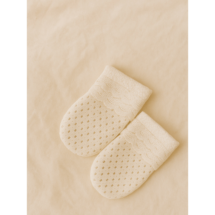 The Baby Trunk Pack Of 2 Victorian Solid Cotton Lace Mittens For Newborn Baby