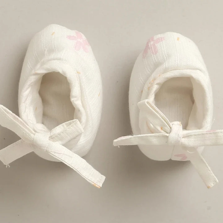 Sweetlime By As Blush Petals Organic Cotton Baby Booties - White