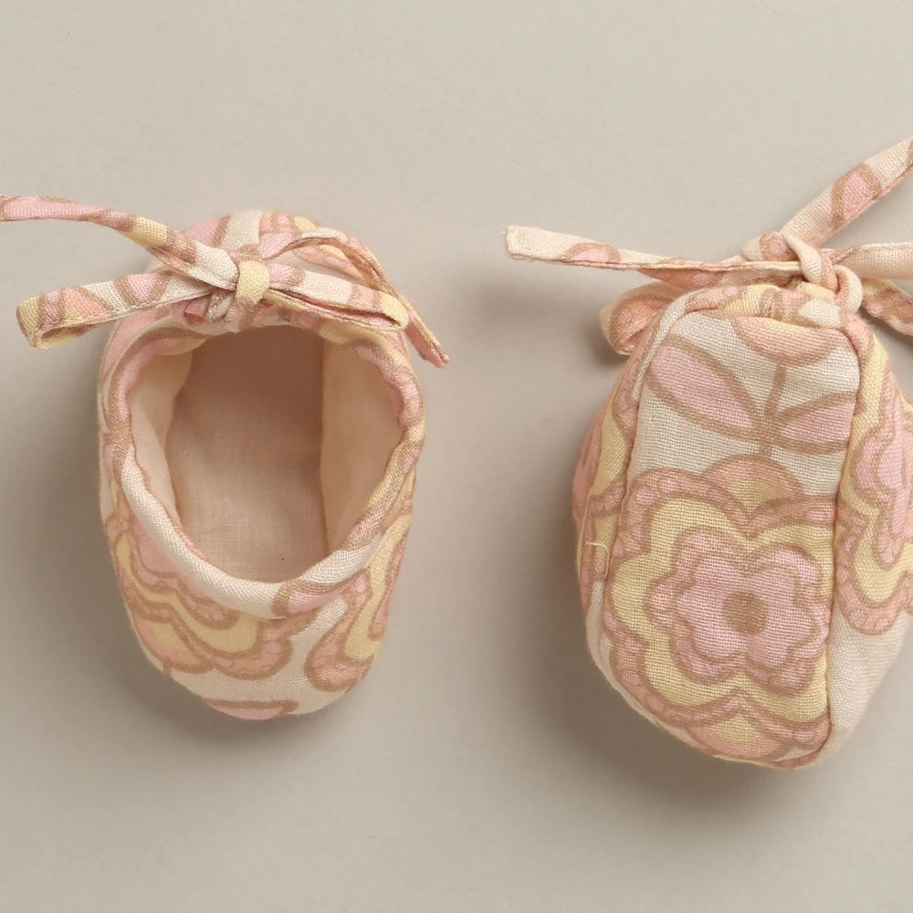 Sweetlime By As Groovy Bloom Smocked Cotton Baby Booties - Beige