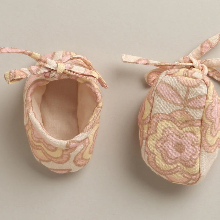 Sweetlime By As Groovy Bloom Smocked Cotton Baby Booties - Beige