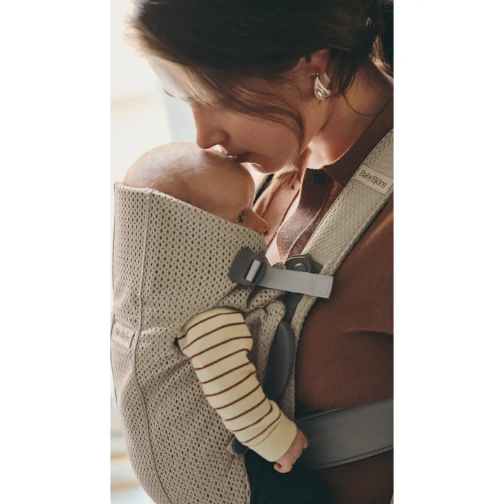 BabyBjorn Mini Baby Carrier, Soft &amp; Lightweight Mesh Fabric, 3 Carrying Positions, Ergonomic Hip and Head Support, Adjustable Waistbelt &amp; Cross Straps, Easy to Use, Birth to 12 Months (upto 11kg) - Grey Beige