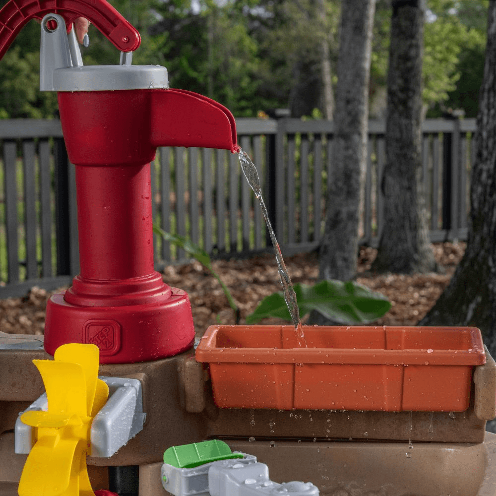 Step2 Pump &amp; Splash Discovery Water Table