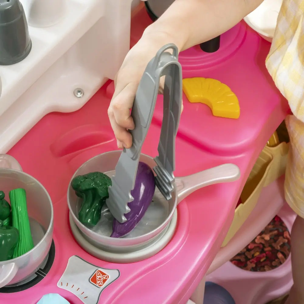 Step2 Fun With Friends Kitchen - Pink