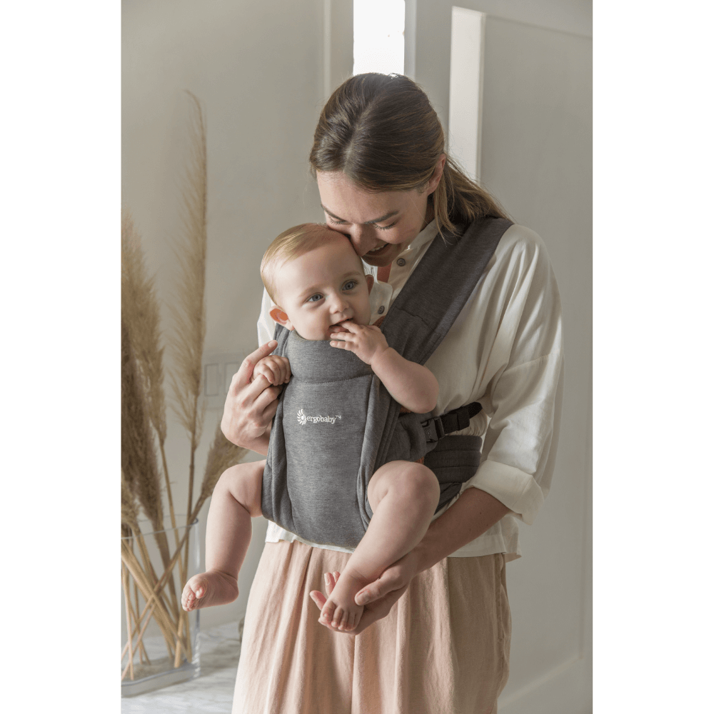 Ergobaby Embrace Newborn Baby Carrier – Soft &amp; Lightweight Fabric, Ergonomic “M” Position and Head Support, Adjustable Waistbelt &amp; Cross Straps, 2 Carry Positions, Easy to Use, 3-11 Kgs, Birth to 12 Months, Heather Grey