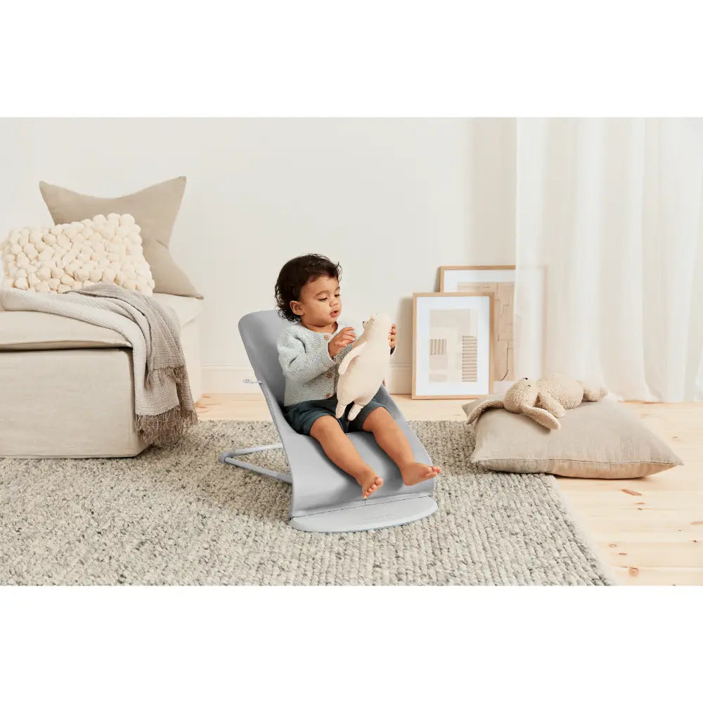 BabyBjorn Bliss Bouncer Quilted Fabric, Lightweight Ergonomic Baby Bouncer with Natural Rocking, Convertible to a Toddler Chair, Ergonomic design, Newborn to Toddler (0–2 Years) - Light Grey