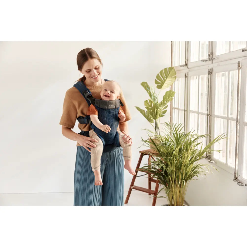 BabyBjorn Baby Harmony Carrier, 3D Mesh, Lightweight, Soft &amp; Breathable Newborn to Toddler Carrier, Adjustable Waistbelt &amp; Cross Straps, 4 Carry Positions, Birth - 3 Years (3-15Kgs) - Navy