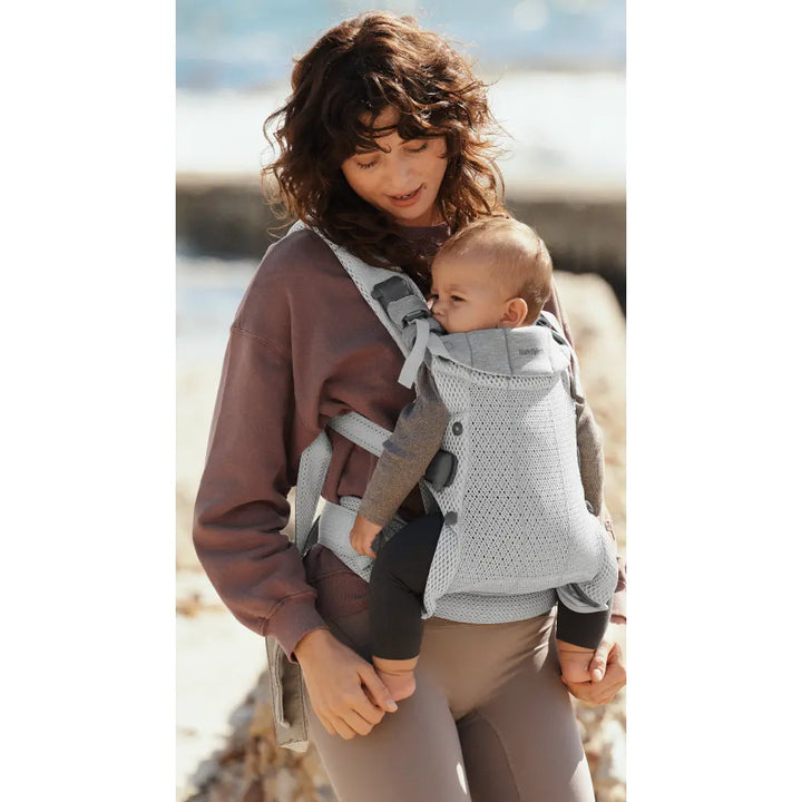 BabyBjorn Baby Harmony Carrier, 3D Mesh, Lightweight, Soft &amp; Breathable Newborn to Toddler Carrier, Adjustable Waistbelt &amp; Cross Straps, 4 Carry Positions, Birth - 3 Years (3-15Kgs) - Silver