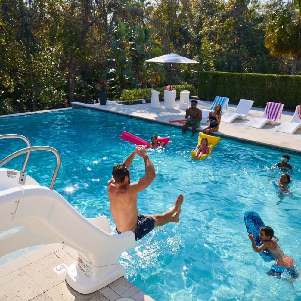 Step2 Vero Poolside Slide - White