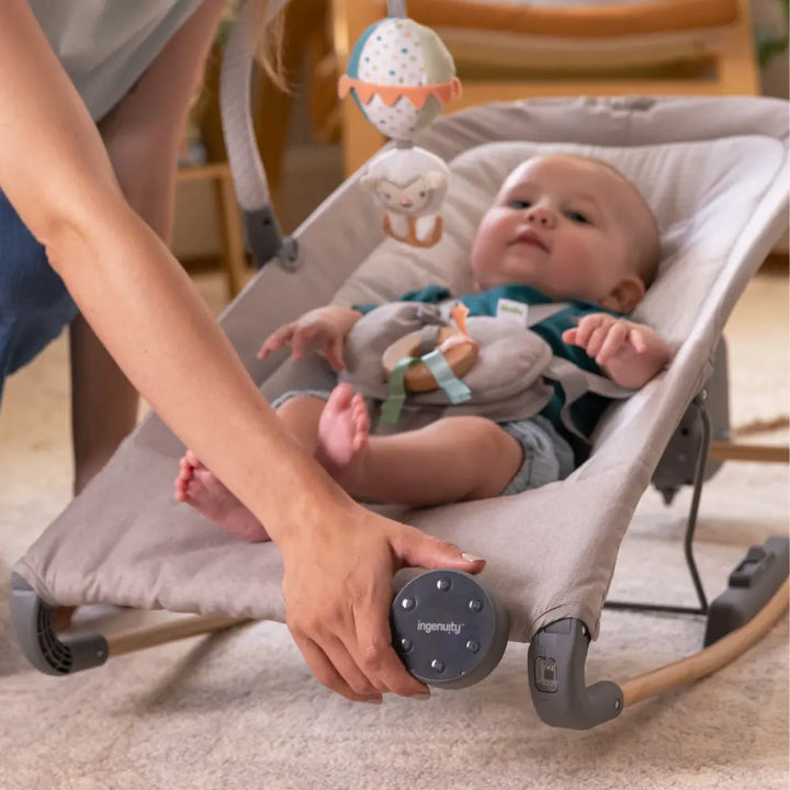 Ingenuity Keep InMotion Automatic Baby Rocking Seat with Remote Control, Vibrations &amp; Music, 0-6 months, Soulful Skies