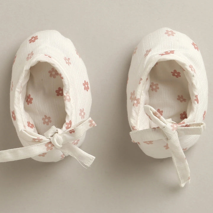 Sweetlime By As Cotton Tiny Petal Summer Booties - White