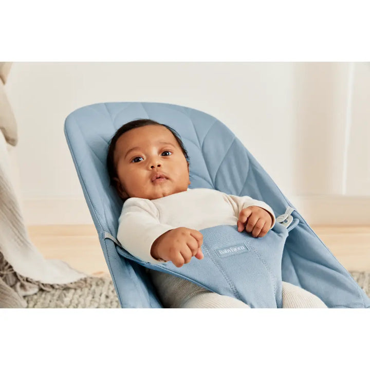 BabyBjorn Bliss Bouncer Quilted Fabric, Lightweight Ergonomic Baby Bouncer with Natural Rocking, Convertible to a Toddler Chair, Ergonomic design, Newborn to Toddler (0–2 Years) - Blue
