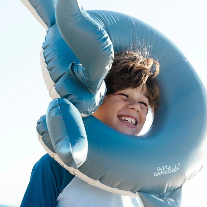 Swim Essentials Swim Ring, Inflatable Kids Pool Float,  Ø 55 cm - Blue Walter Whale
