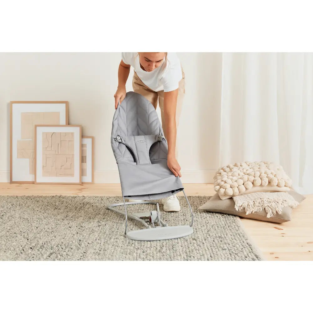 BabyBjorn Bliss Bouncer Quilted Fabric, Lightweight Ergonomic Baby Bouncer with Natural Rocking, Convertible to a Toddler Chair, Ergonomic design, Newborn to Toddler (0–2 Years) - Light Grey