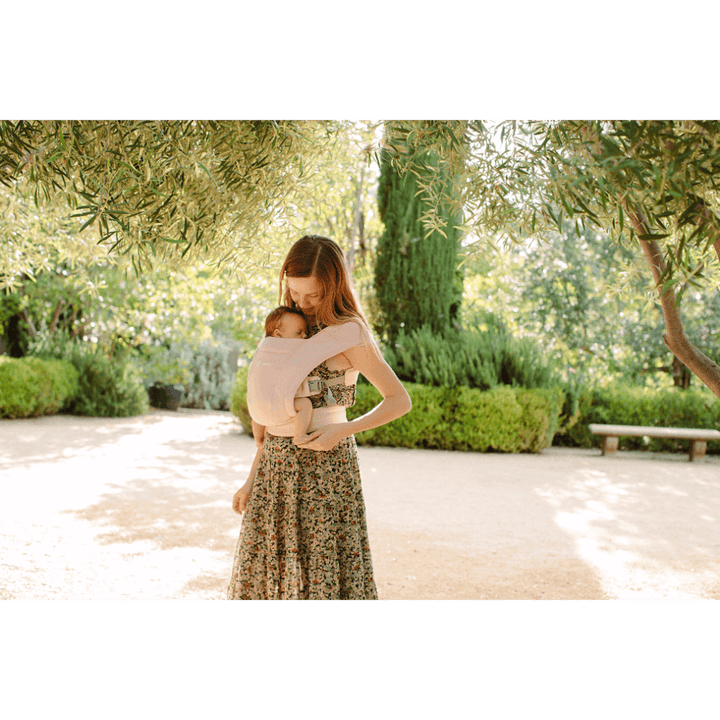 Ergobaby Embrace Newborn Baby Carrier – Soft &amp; Lightweight Fabric, Ergonomic “M” Position and Head Support, Adjustable Waistbelt &amp; Cross Straps, 2 Carry Positions, Easy to Use, 3-11 Kgs, Birth to 12 Months, Blush Pink