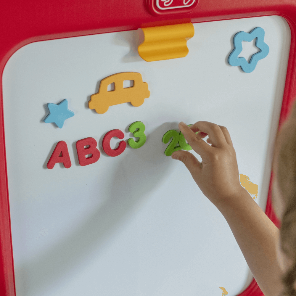 Step2 All Around Easel For Two Red