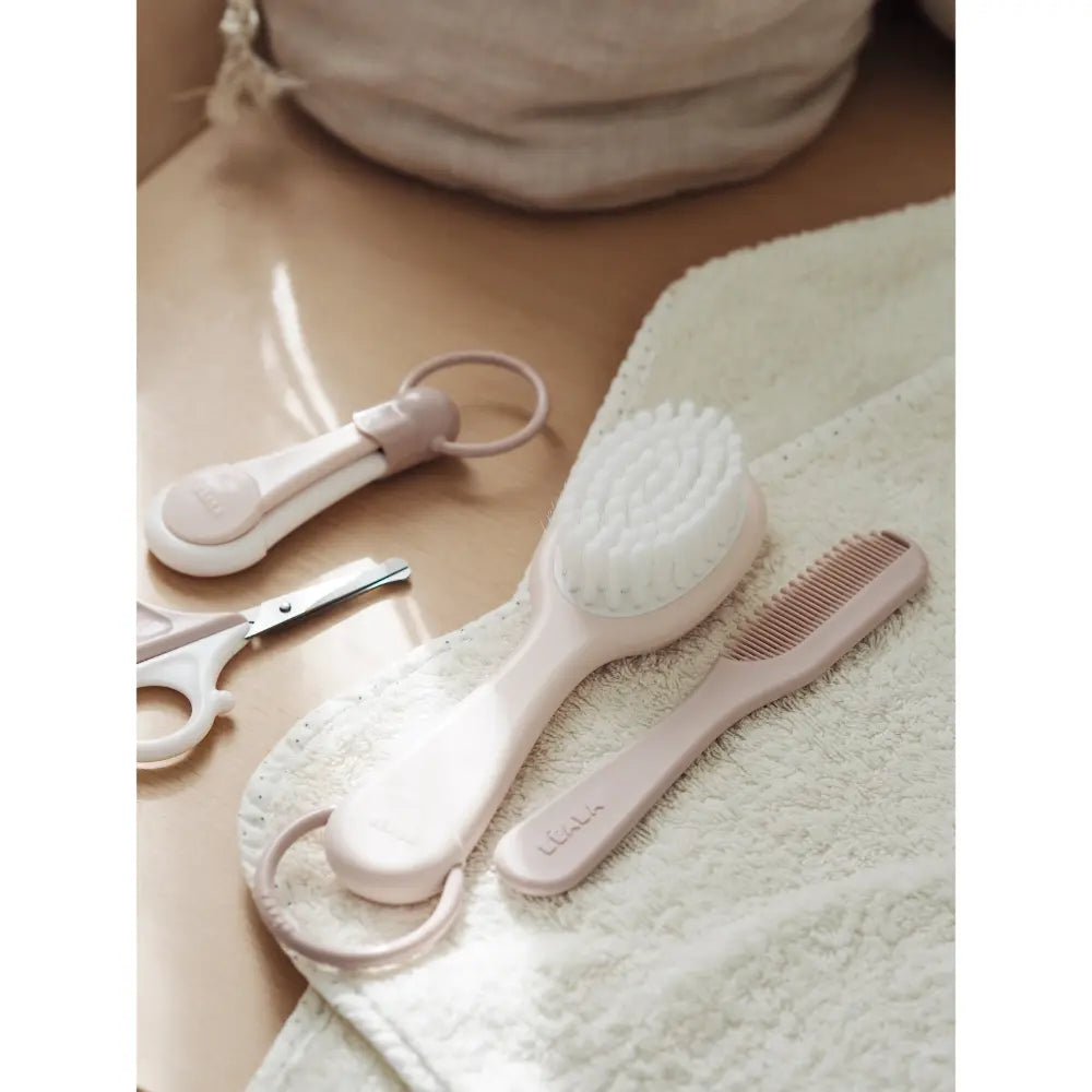 #color_Beaba-Baby-Brush-&amp;-Comb-Set-for-Newborns-&amp;-Toddlers,-Soft-Bristle-Hair-Brush-&amp;-Gentle-Comb-with-Ergonomic-Easy-Grip-Handles,Baby-Grooming-Kit-&amp;-Hair-Care-Accessory,-0m+
