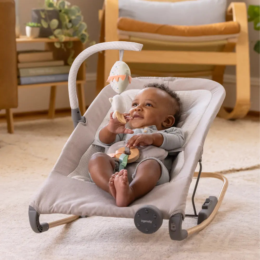 Ingenuity Keep InMotion Automatic Baby Rocking Seat with Remote Control, Vibrations &amp; Music, 0-6 months, Soulful Skies