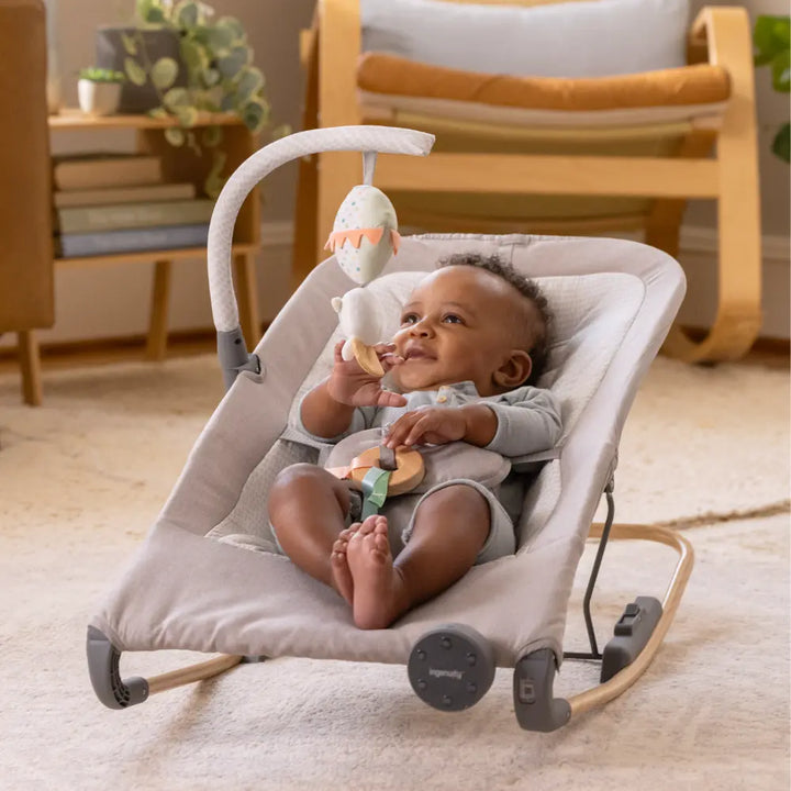 Ingenuity Keep InMotion Automatic Baby Rocking Seat with Remote Control, Vibrations &amp; Music, 0-6 months, Soulful Skies