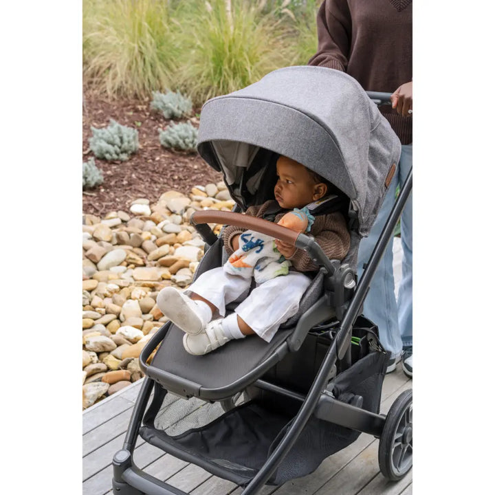 UPPAbaby Cruz V3 City Stroller, Reversible Seat, Flat Recline, Includes Bumper Bar, Insect Net, Rain Cover, up to 4 Years - Ada/Sandstone
