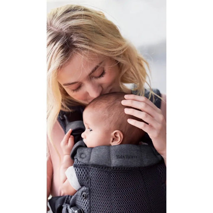 BabyBjorn Baby Harmony Carrier, 3D Mesh, Lightweight, Soft &amp; Breathable Newborn to Toddler Carrier, Adjustable Waistbelt &amp; Cross Straps, 4 Carry Positions, Birth - 3 Years (3-15Kgs)- Anthracite