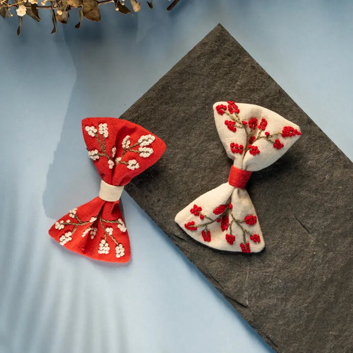PureCloth.Co Christmas Red and White Floral Hair Clip