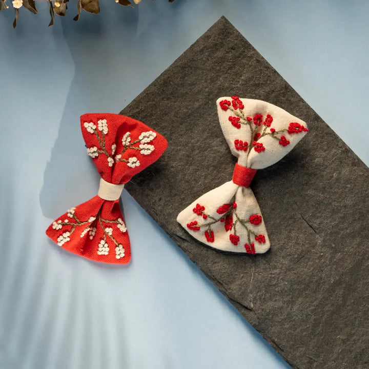 PureCloth.Co Christmas Red and White Floral Hair Clip