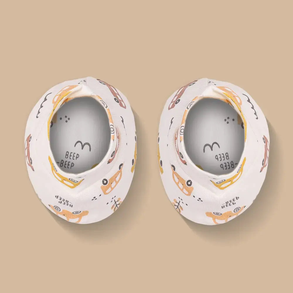 Prekies Newborn Cotton Cap, Mittens &amp; Booties Set Car Print - Cream
