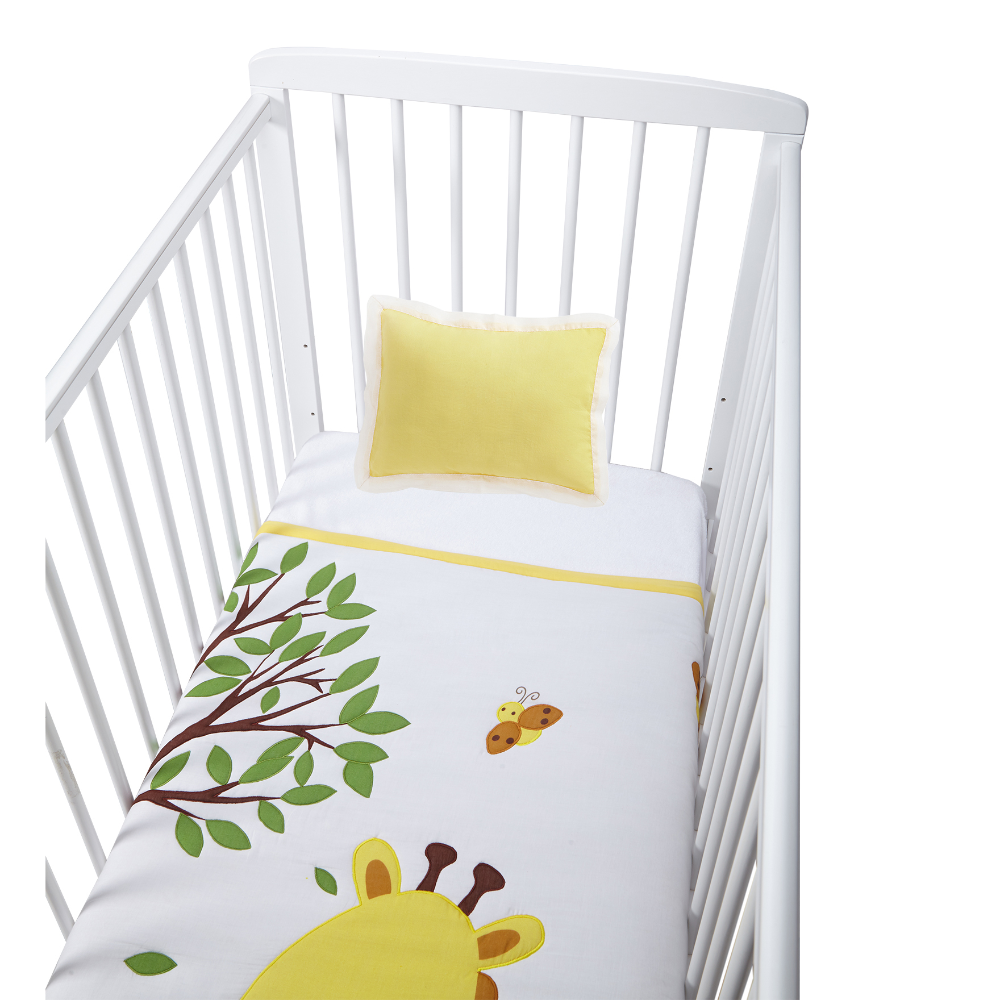The White Cradle Organic Cotton Baby Quilt/Blanket for Crib/Cot