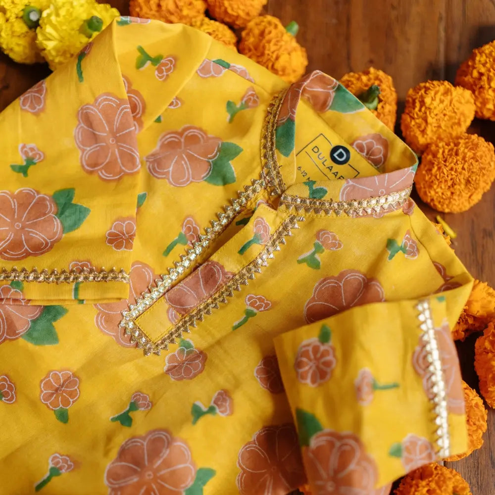 Dulaar Chanderi Kurta Pyjama Set | Hand-Block Printed (Gota Work) - Genda Phool