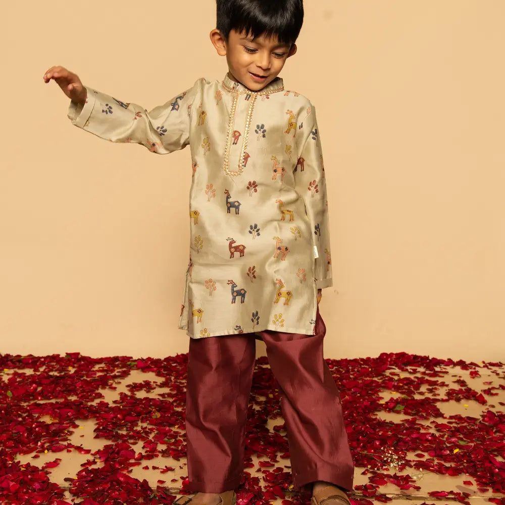 Dulaar Chanderi Kurta Pyjama Set | Hand-Block Printed (Gota Work) - Happy Hiran