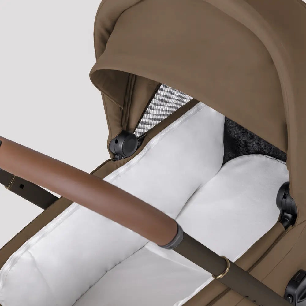 Silver Cross Breez Reversible Carry Cot Flat Recline|Height Adjustable Seat|Easy Fold|Rain Cover |0 to 6MY |Upto 9Kg - Maple