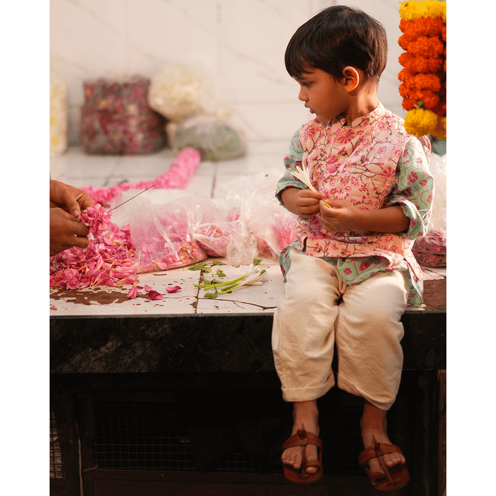 Love The World Today Phool Cotton Pink Floral Bandi- Boys