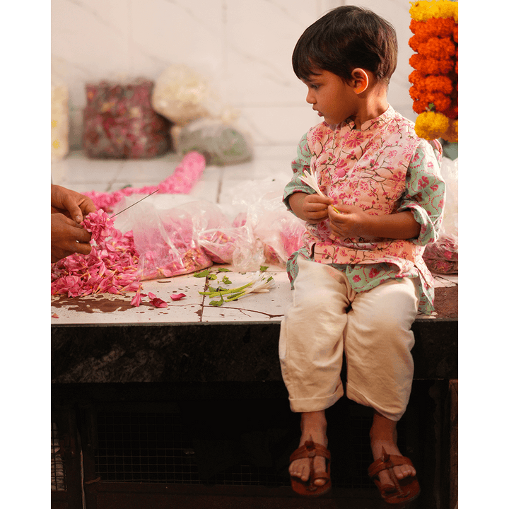 Love The World Today Phool Cotton Pink Floral Bandi- Boys