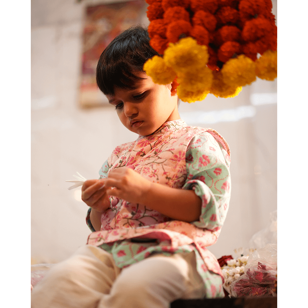 Love The World Today Phool Cotton Pink Floral Bandi- Boys