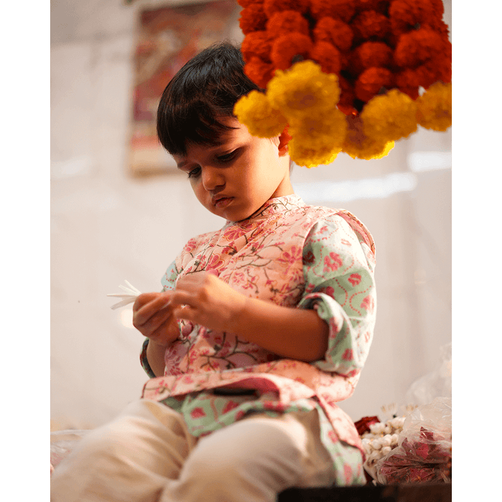 Love The World Today Phool Cotton Pink Floral Bandi- Boys