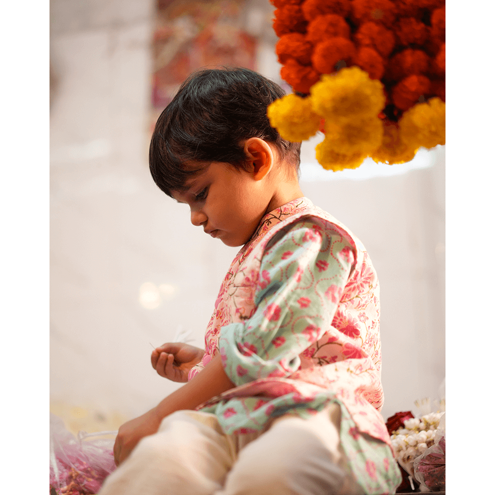Love The World Today Phool Cotton Pink Floral Bandi- Boys