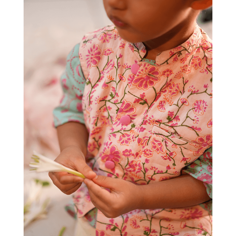 Love The World Today Phool Cotton Pink Floral Bandi- Boys